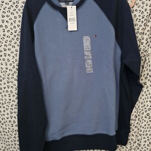 Tommy Hilfiger Men's Blue and Navy Sweatshirt